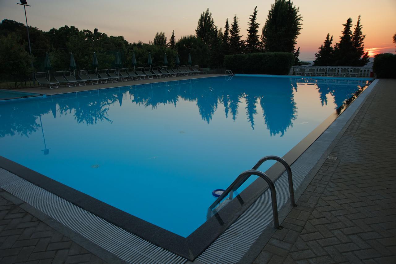 Villaggio Turistico Camping Il Fontino Скарлино Екстериор снимка
